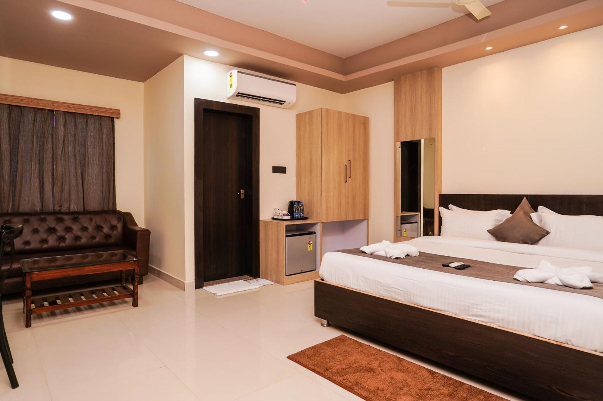 Hotel Middleton Nxt Бхубанешвара Экстерьер фото